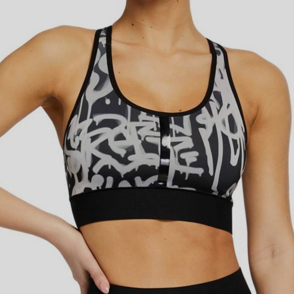 ULTRACOR Women's Black Graffito Terrain Cut Out Sports Bra Size Small‎